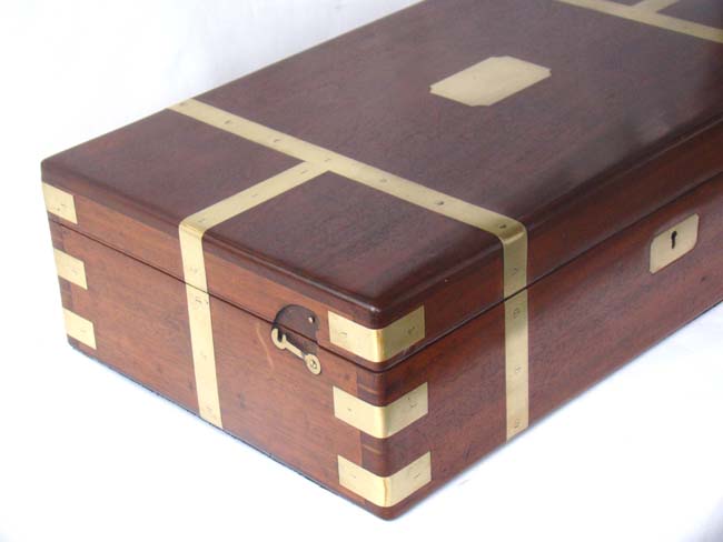 An outstanding English brass bound 'flame' mahogany gun or instrument box circa 1835 — image 2